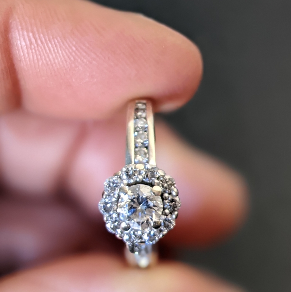 KAY JEWELERS 14WG OS DIAMOND ENGAGEMENT RING - Picture 3 of 13